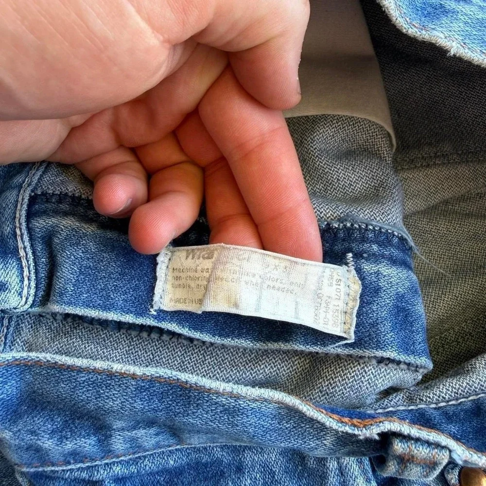 Vintage 90's Wrangler made in USA cowboy cut faded denim straight jeans 28x32